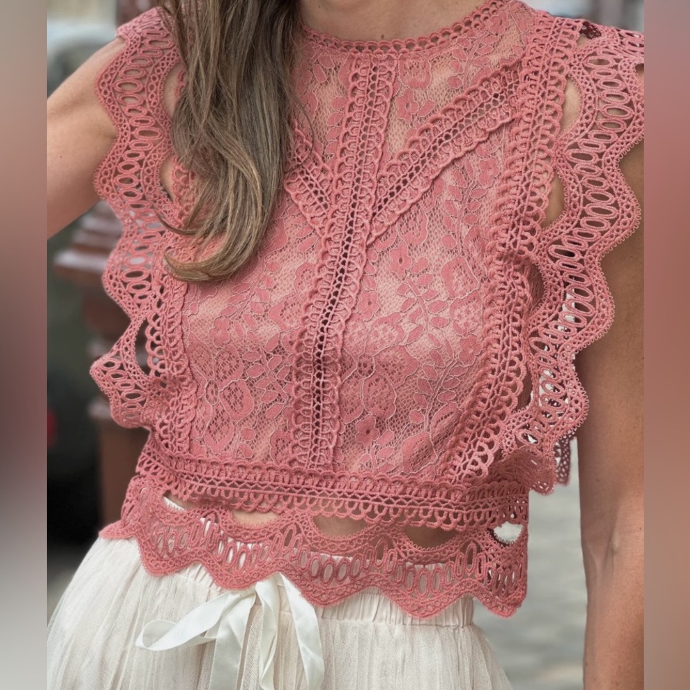 Elegant Lace Sleeveless Top - Pink